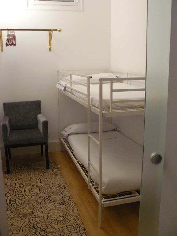 Apartamentos Manzana Мадрид Номер фото