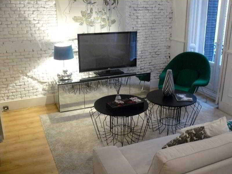 Apartamentos Manzana Мадрид Екстер'єр фото